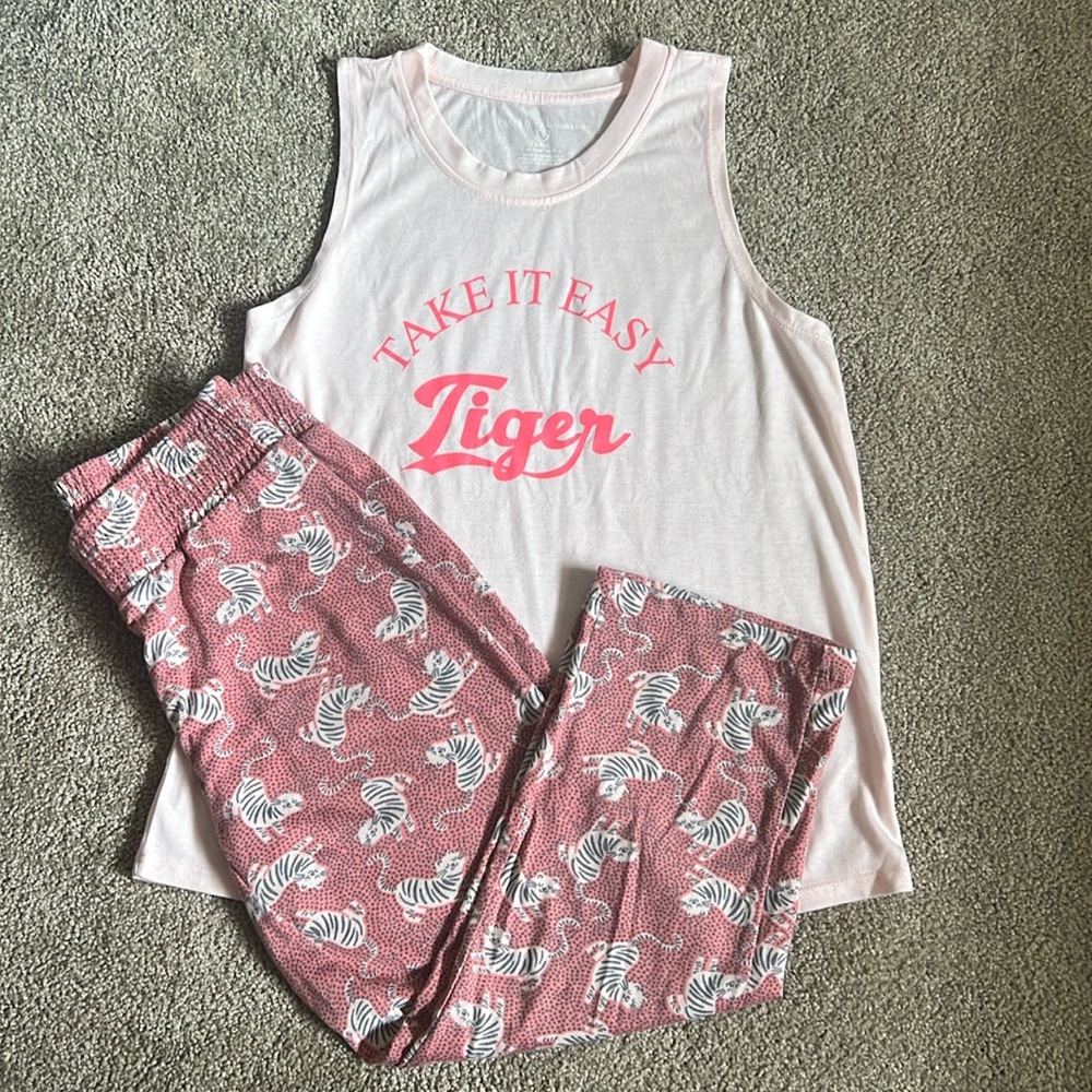 NWOT Peace Love & Dreams capri  Easy Tiger Pajama set. Small